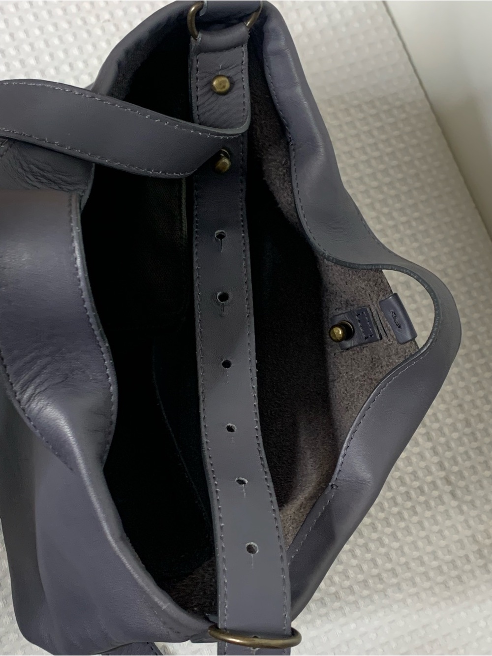 Jo Grey Leather hobo shoulder/ crossbody bag - Picture 5 of 15